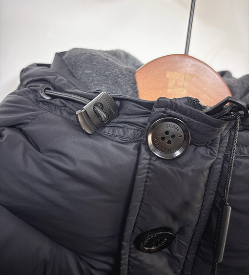 バーバリー 新作ミドル丈チェック柄ダウンジャケット