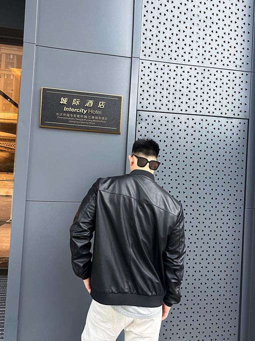 プラダスーパーコピー リバーシブルレザープレーンジャケット