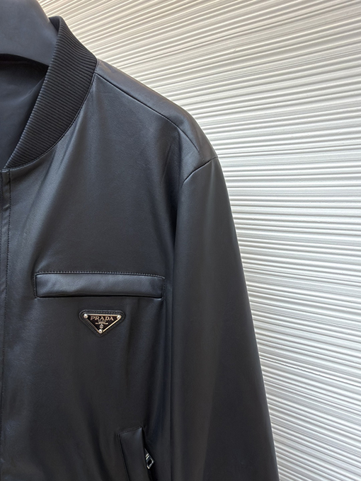 プラダスーパーコピー リバーシブルレザープレーンジャケット