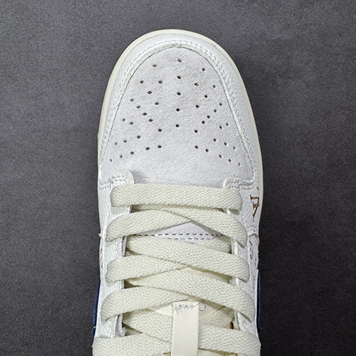 Nike SB Dunk Low × LV コラボレーションホワイトブラウンダークブルーのスウッシュプリントスニーカー