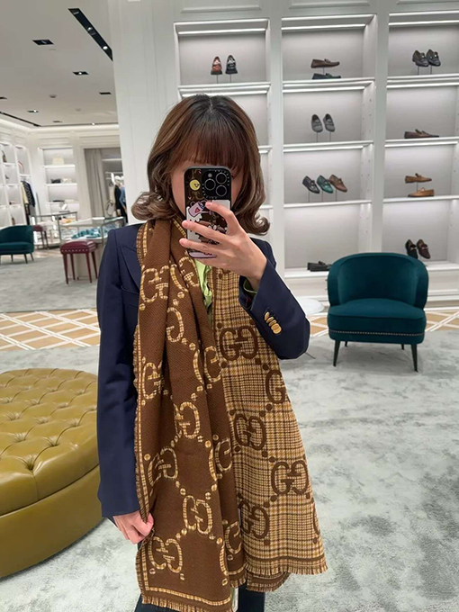 グッチ チェック柄Gウールスカーフ