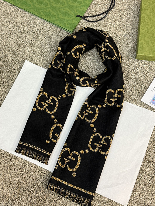 グッチ チェック柄Gウールスカーフ