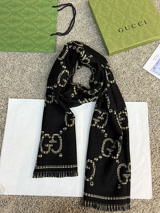 グッチ チェック柄Gウールスカーフ