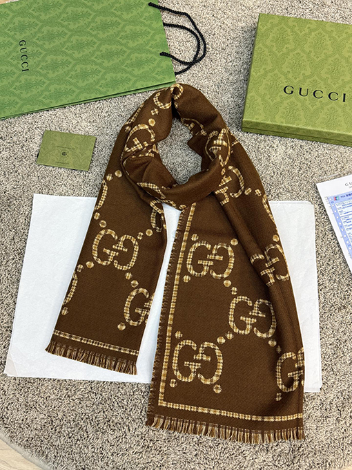 グッチ チェック柄Gウールスカーフ