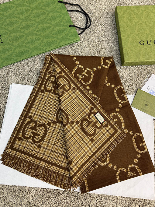 グッチ チェック柄Gウールスカーフ