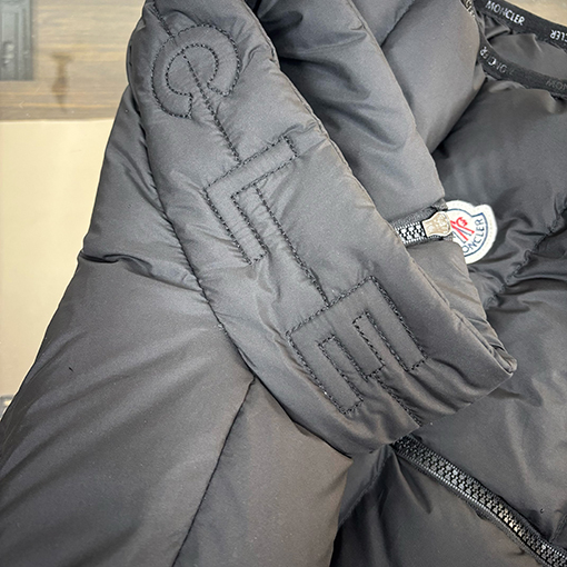 モンクレールスーパーコピー Gallienne 新作レザーバッジウールダウンベスト