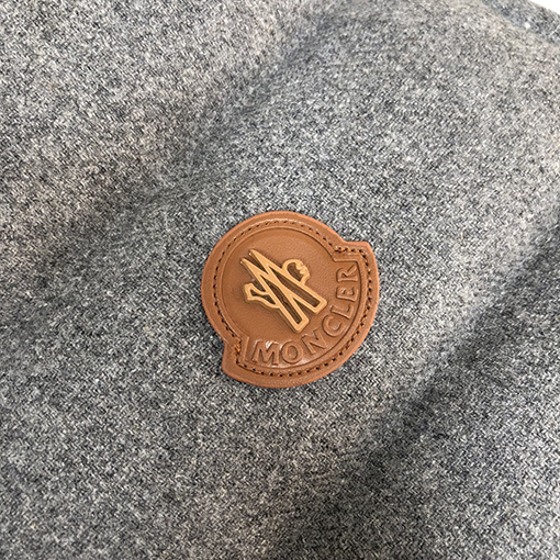 モンクレールスーパーコピー Gallienne 新作レザーバッジウールダウンベスト