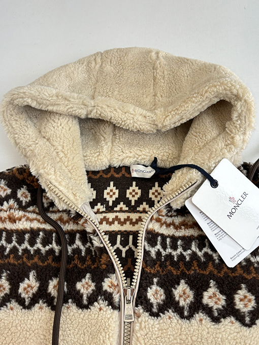 モンクレール 幾何学模様のジャカードウール混紡プラッシュフード付きジャケット