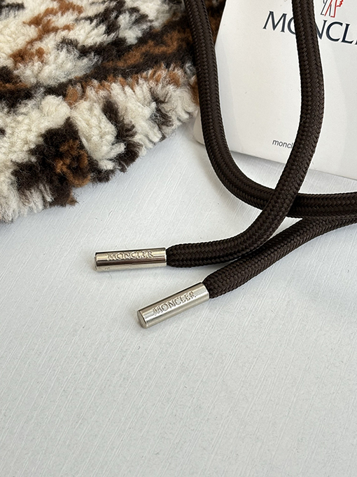 モンクレール 幾何学模様のジャカードウール混紡プラッシュフード付きジャケット