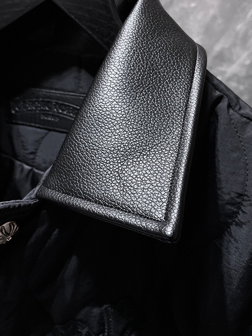 クロムハーツコピー クロス柄のレザーカラー刺繍りコットンパッド入りジャケット