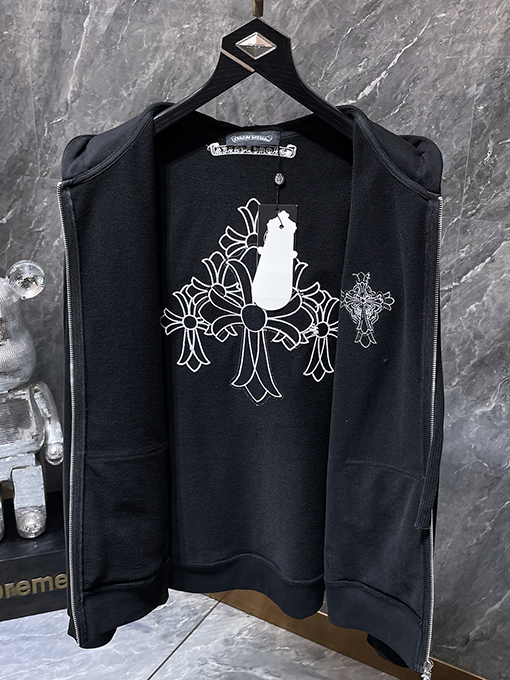 クロムハーツ クロス柄のハンドメイドアップリケ刺繍スタッズパーカー