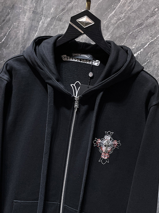 クロムハーツ クロス柄のハンドメイドアップリケ刺繍スタッズパーカー