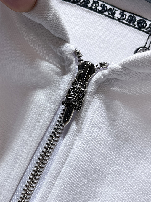 クロムハーツ クロス柄のハンドメイドアップリケ刺繍スタッズパーカー