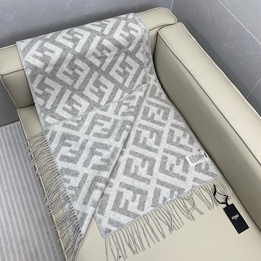 フェンディ ブラウンのカシミアモノグラムスカーフ