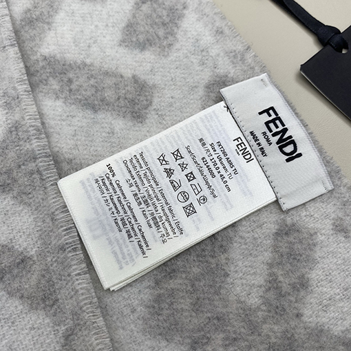 フェンディ ブラウンのカシミアモノグラムスカーフ