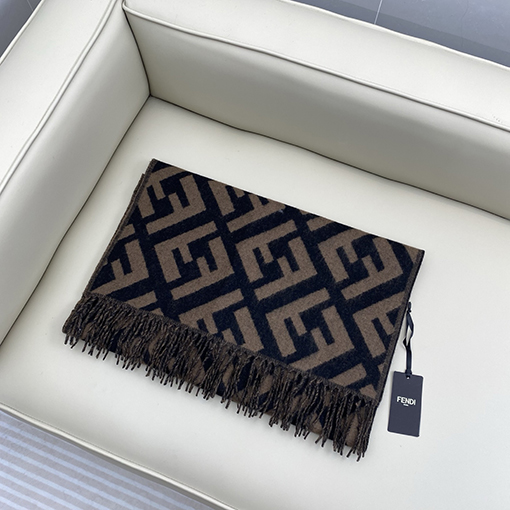 フェンディ ブラウンのカシミアモノグラムスカーフ