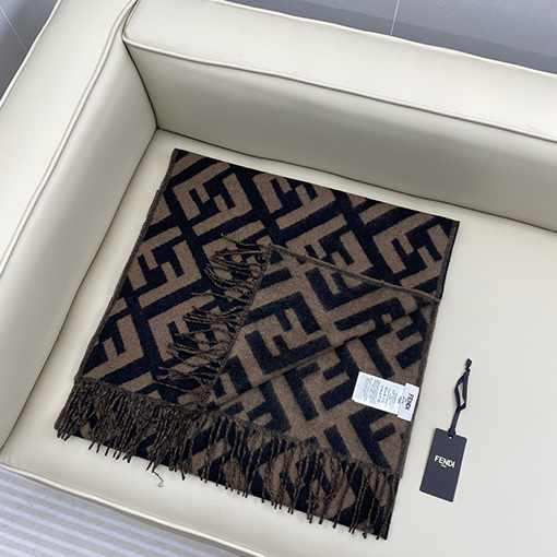 フェンディ ブラウンのカシミアモノグラムスカーフ