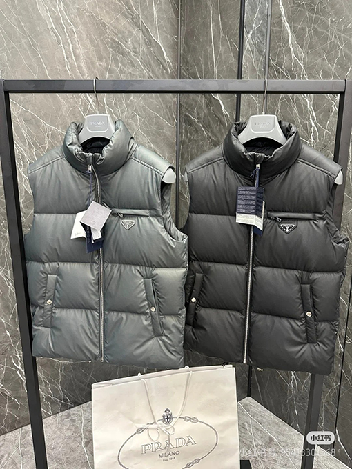 プラダコピー テープシーリングる小さな三角ベスト