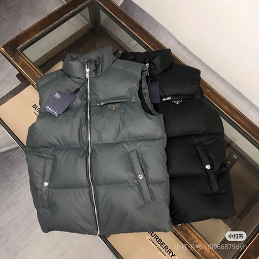 プラダコピー テープシーリングる小さな三角ベスト