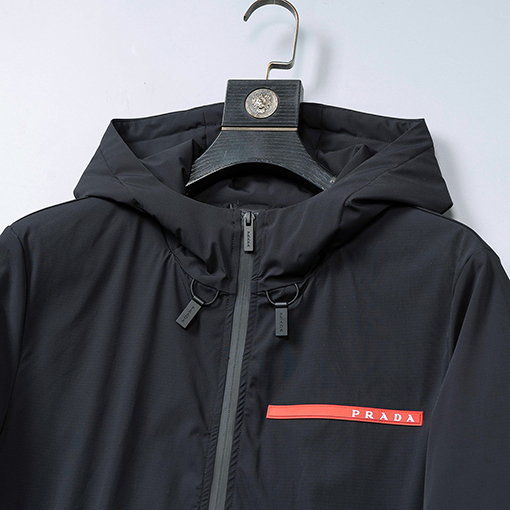 プラダ テープシール付き小三角形ダウンジャケット