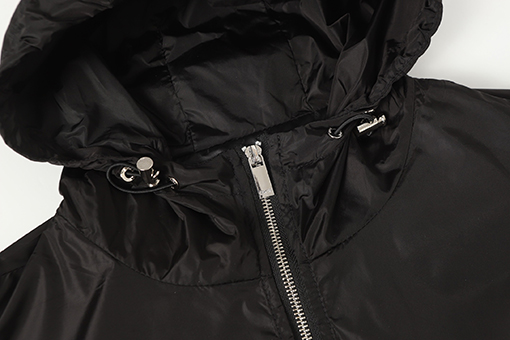 ディオールコピー 胸にロゴプリントが入ったフード付きジャケット