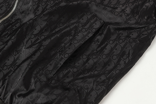 ディオールコピー 胸にロゴプリントが入ったフード付きジャケット