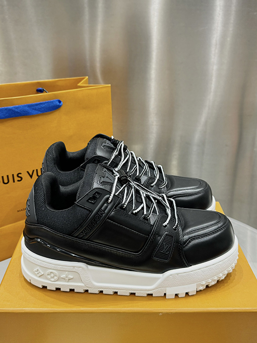 ルイヴィトン ダイヤモンドをちりばめたアップグレード限定スニーカー