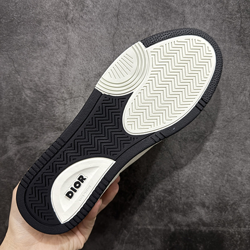 ディオール B27 シリーズの最高級バージョンスニーカー