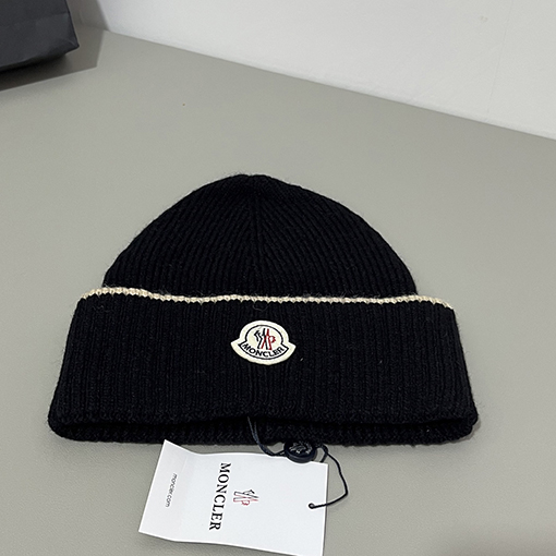 モンクレール 公式サイトと同じスタイル厚のニット帽