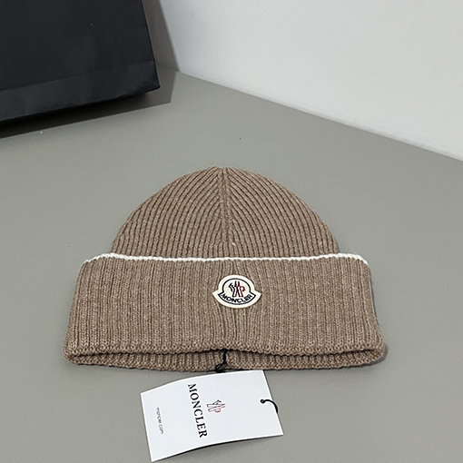モンクレール 公式サイトと同じスタイル厚のニット帽