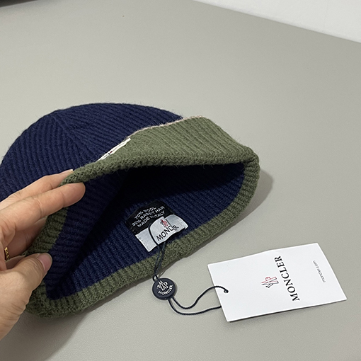 モンクレール 公式サイトと同じスタイル厚のニット帽