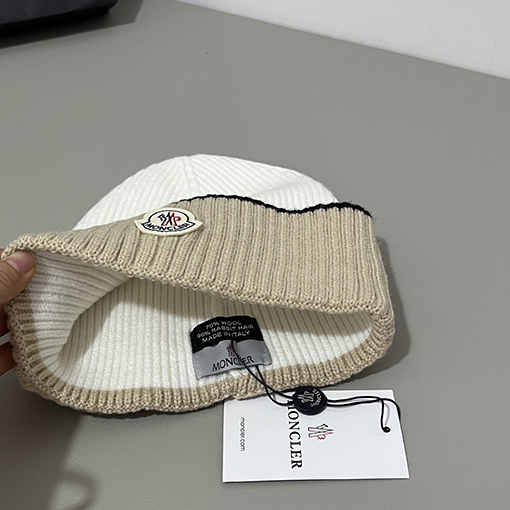 モンクレール 公式サイトと同じスタイル厚のニット帽