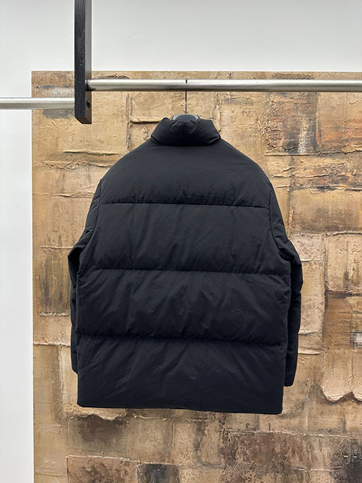 プラダ 新しいポケットダウンジャケット