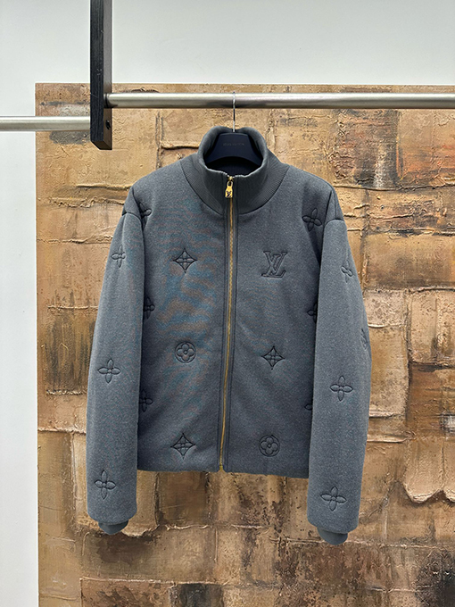 ルイヴィトンコピー スタンドカラーの刺繍入りコットンコート