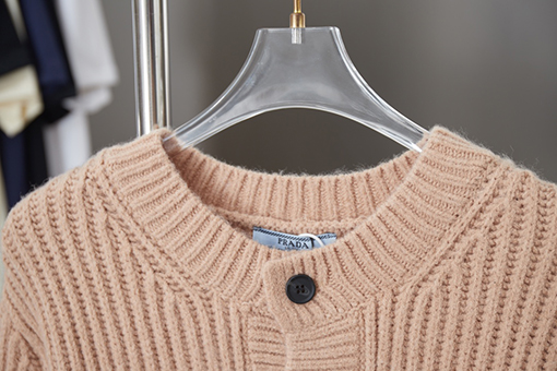 プラダコピー 新しい刺繍ニットカーディガンセーター