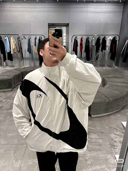 バレンシアガスーパーコピー 大きな半円の白黒刺繍防水ウィンドブレーカージャケット