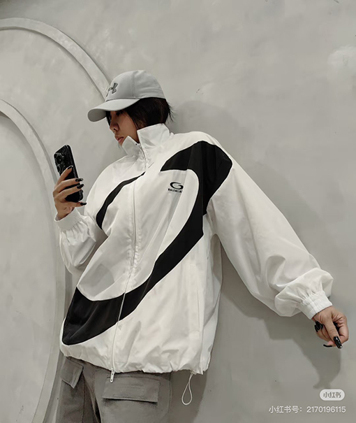 バレンシアガスーパーコピー 大きな半円の白黒刺繍防水ウィンドブレーカージャケット