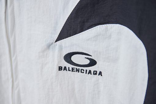 バレンシアガスーパーコピー 大きな半円の白黒刺繍防水ウィンドブレーカージャケット