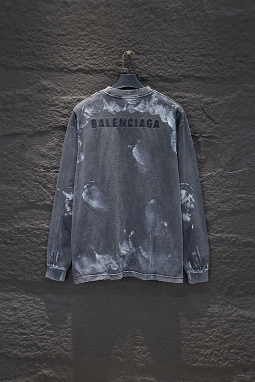 バレンシアガ Balenciaga 新作 ダメーグラフィティロングスリーブシャツ