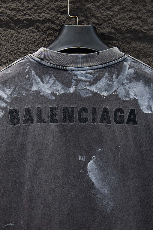 バレンシアガ Balenciaga 新作 ダメーグラフィティロングスリーブシャツ
