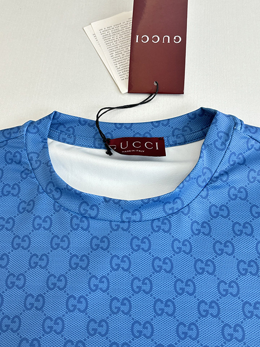 グッチ 新作のグラデーションカラーのラウンドネック長袖シャツ