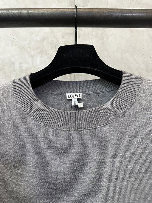 ロエベスーパーコピー アップリケ刺繍ニットプルオーバー