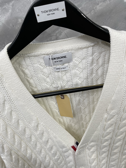 トムブラウン プレッピースタイルのチャンキーニットカーディガンセーター