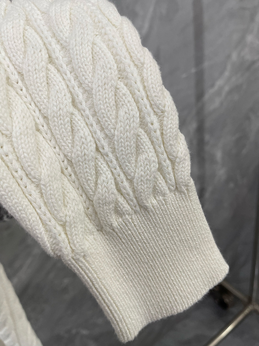 トムブラウン プレッピースタイルのチャンキーニットカーディガンセーター