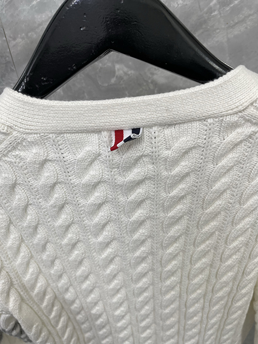 トムブラウン プレッピースタイルのチャンキーニットカーディガンセーター