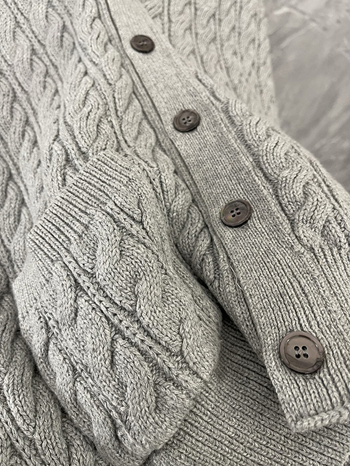 トムブラウン プレッピースタイルのチャンキーニットカーディガンセーター