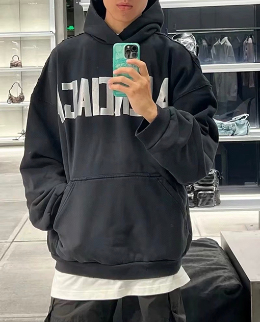 バレンシアガ テーププリントの長袖フード付きスウェットシャツ