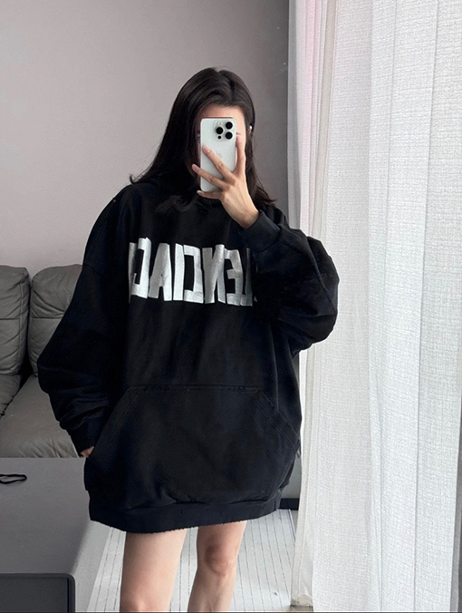 バレンシアガ テーププリントの長袖フード付きスウェットシャツ