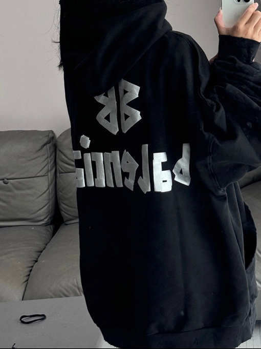 バレンシアガ テーププリントの長袖フード付きスウェットシャツ