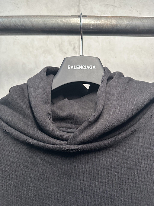 バレンシアガ テーププリントの長袖フード付きスウェットシャツ